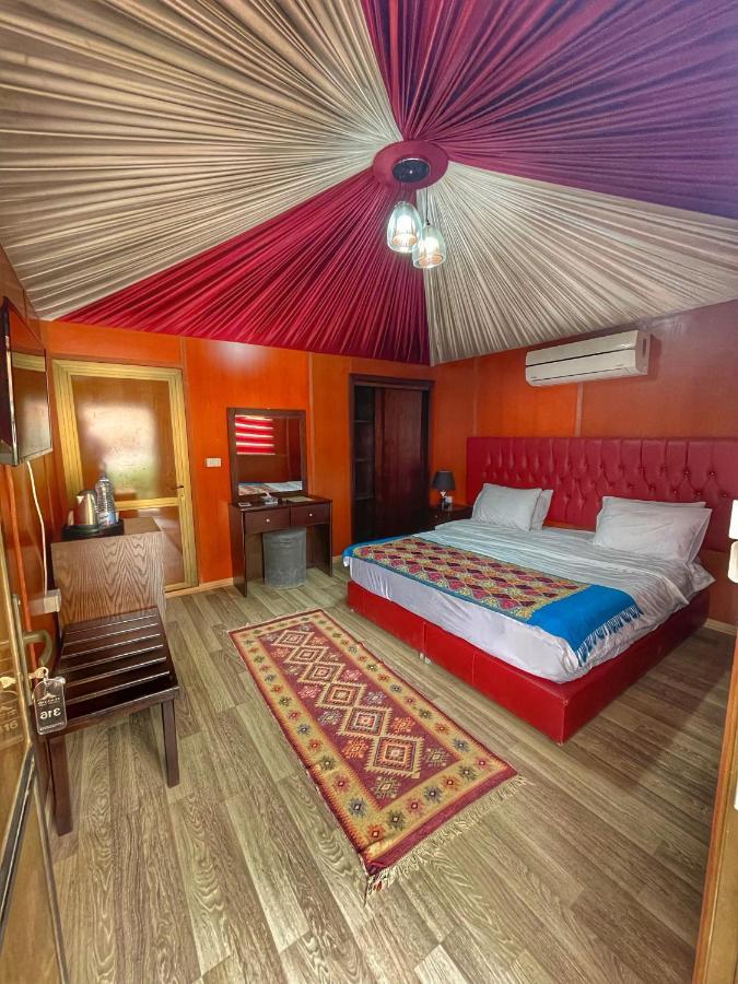 Rum Oasis Luxury Camp วาดิรัม ภายนอก รูปภาพ