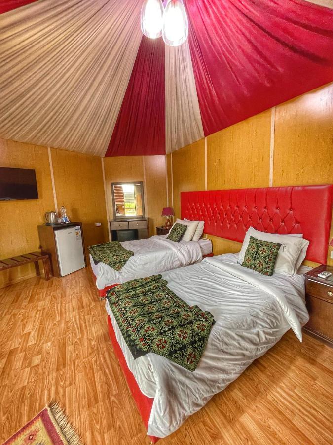Rum Oasis Luxury Camp วาดิรัม ภายนอก รูปภาพ