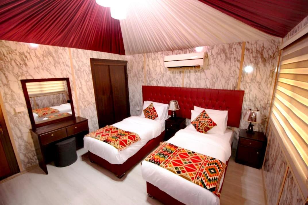 Rum Oasis Luxury Camp วาดิรัม ภายนอก รูปภาพ