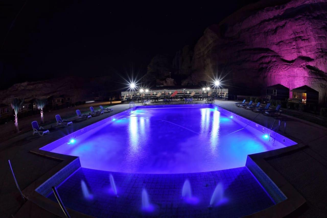 Rum Oasis Luxury Camp วาดิรัม ภายนอก รูปภาพ