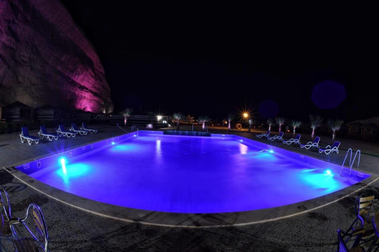 Rum Oasis Luxury Camp วาดิรัม ภายนอก รูปภาพ