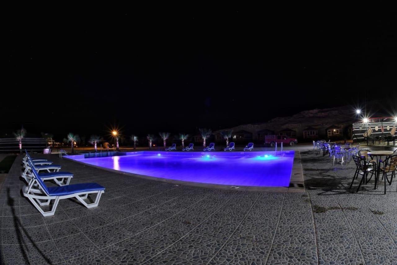Rum Oasis Luxury Camp วาดิรัม ภายนอก รูปภาพ
