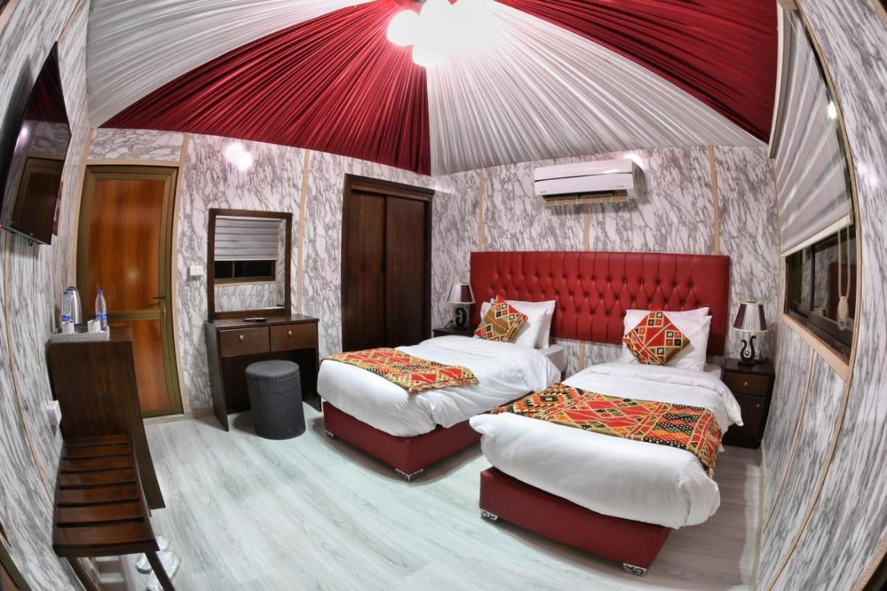 Rum Oasis Luxury Camp วาดิรัม ภายนอก รูปภาพ